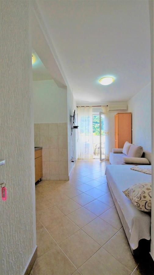 Apartment Mm *